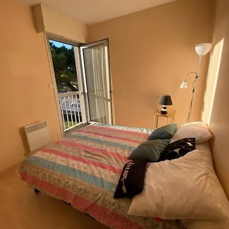 Appartement 3 Pièces Proche De La Avec Parking - Fr-1-494-146 *