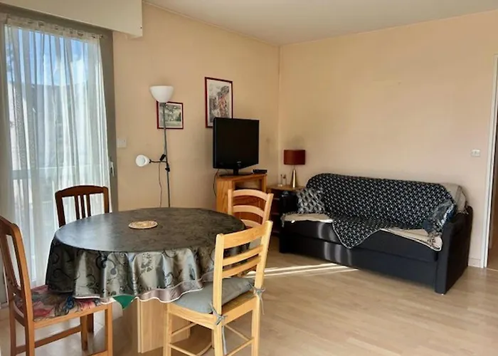 3 Pieces Proche De La Avec Parking - Fr-1-494-146 Royan