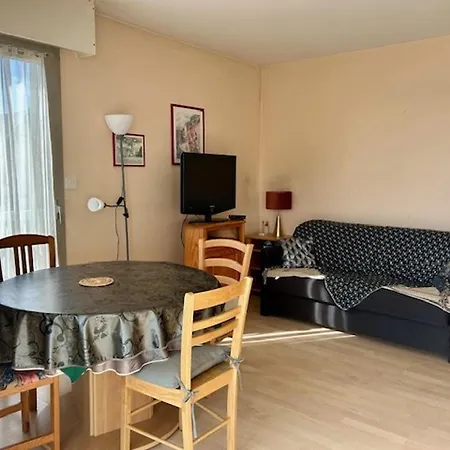 3 Pieces Proche De La Avec Parking - Fr-1-494-146 Royan