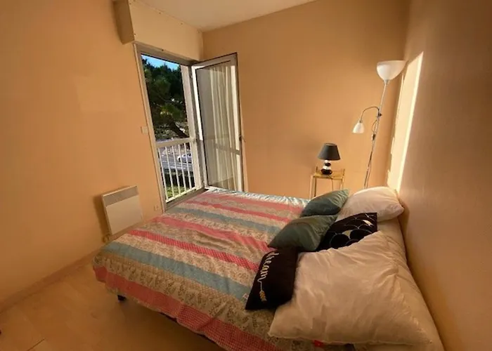 Apartment 3 Pieces Proche De La Avec Parking - Fr-1-494-146 *