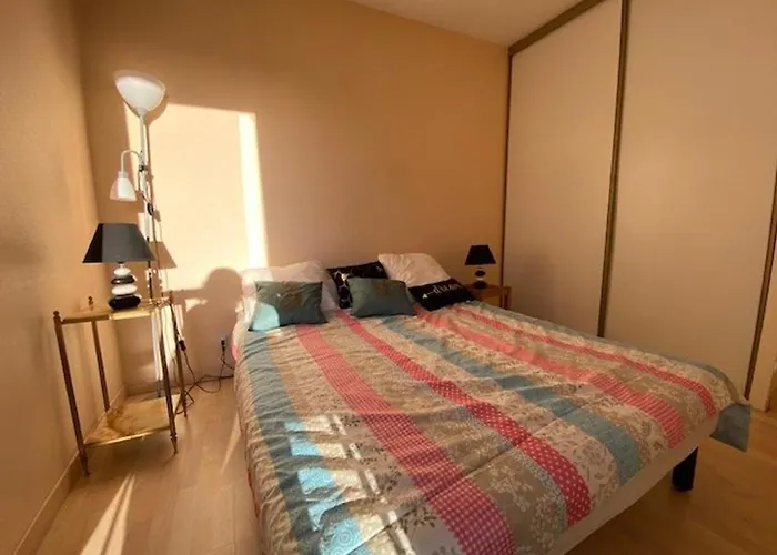 3 Pieces Proche De La Avec Parking - Fr-1-494-146 *