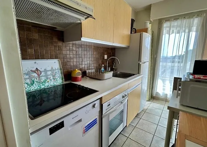 3 Pieces Proche De La Avec Parking - Fr-1-494-146 *